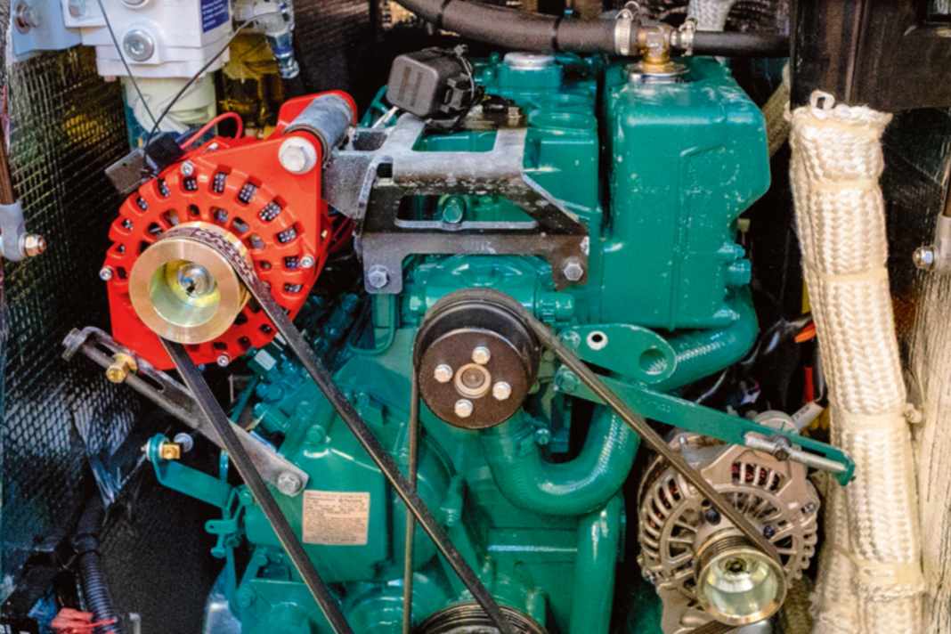 Eine zusätzliche Hochleistungslichtmaschine verbessert die Ladeleistung und erfordert keine Eingriffe in die Motorelektrik.