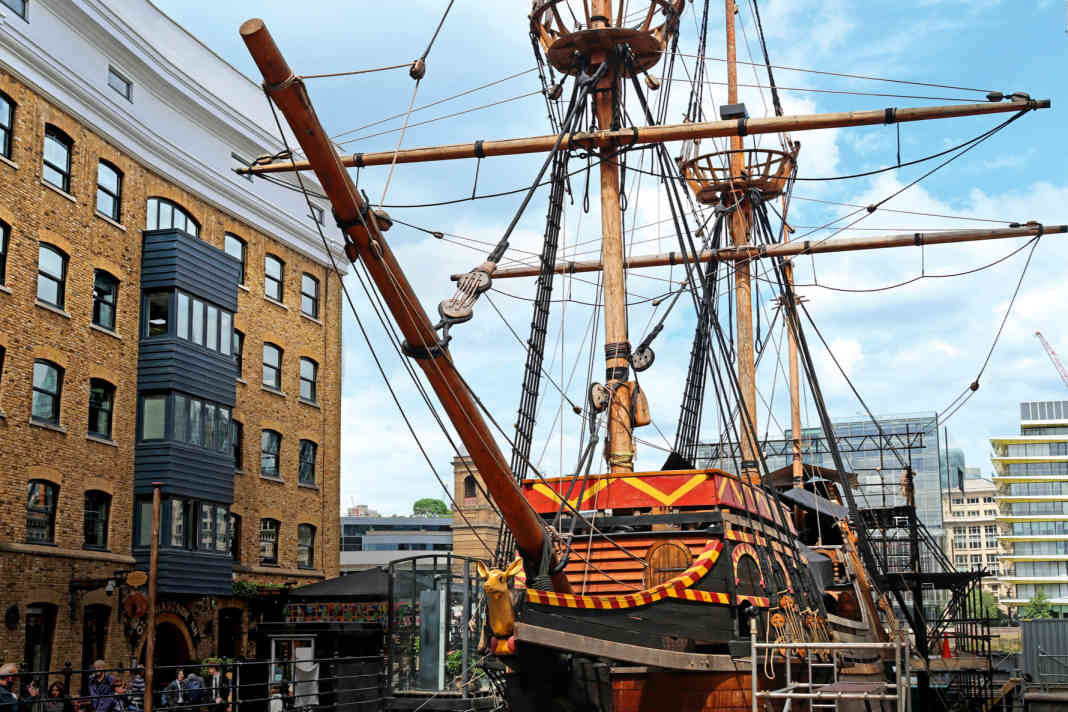 L'ormeggio della “Golden Hinde” è il St. Mary Overie Dock. È qui che dovrebbe concludersi il refit entro la fine dell'anno.
