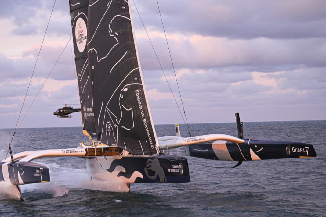 "Maxi Edmond de Rothschild" hat die 1. Arkea Ultim Challenge am 27. Februar 2024 gewonnen