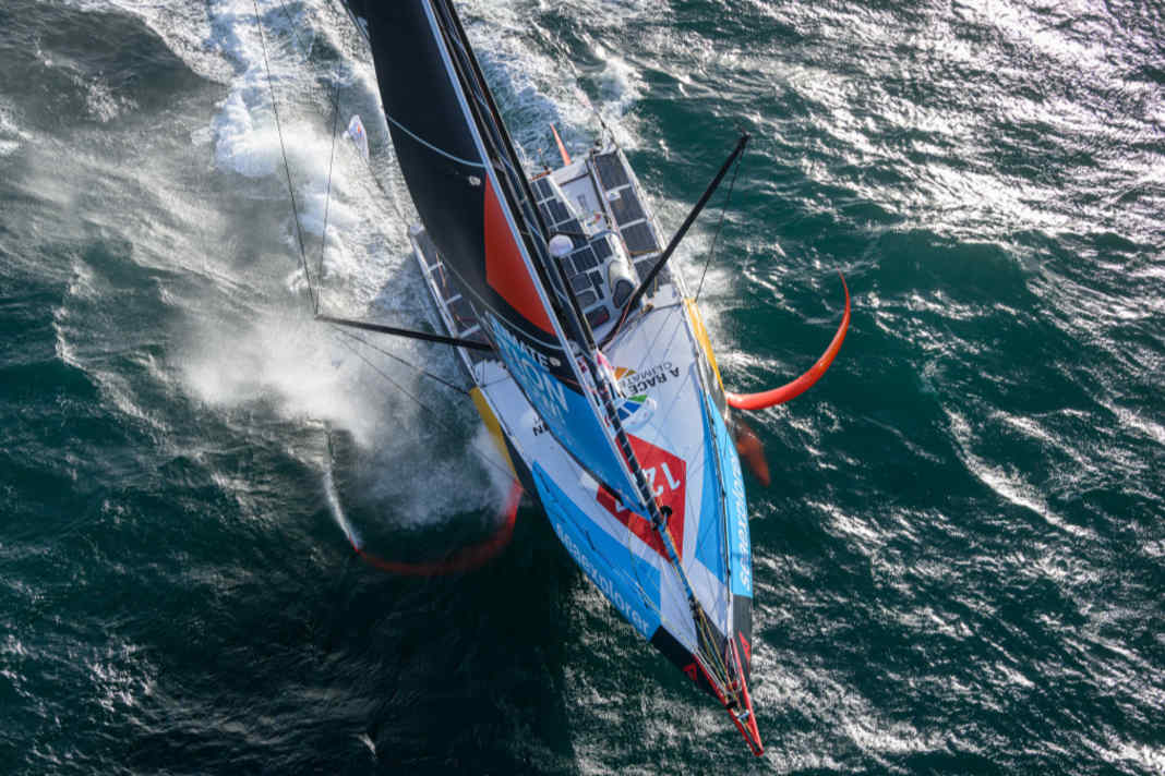 Rückte im Transat CIC nach gelungener Großsegel-Reparatur deutlich vor: Boris Herrmanns "Malizia – Seaexplorer"