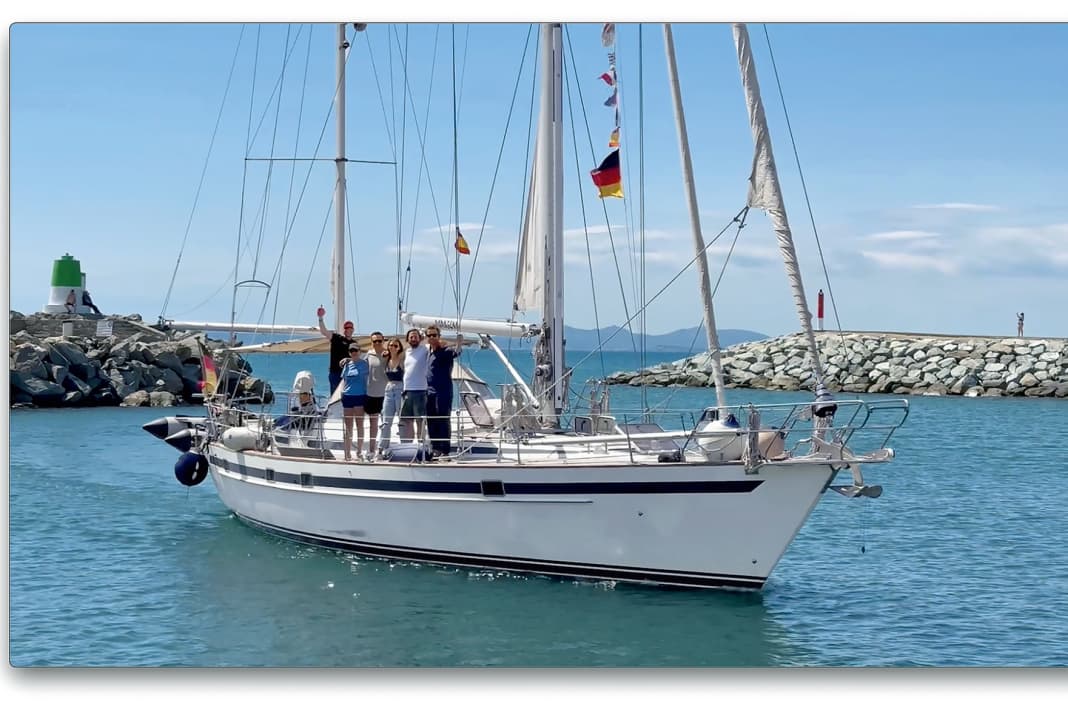 Hard days lie behind the crew as they enter Empuriabrava