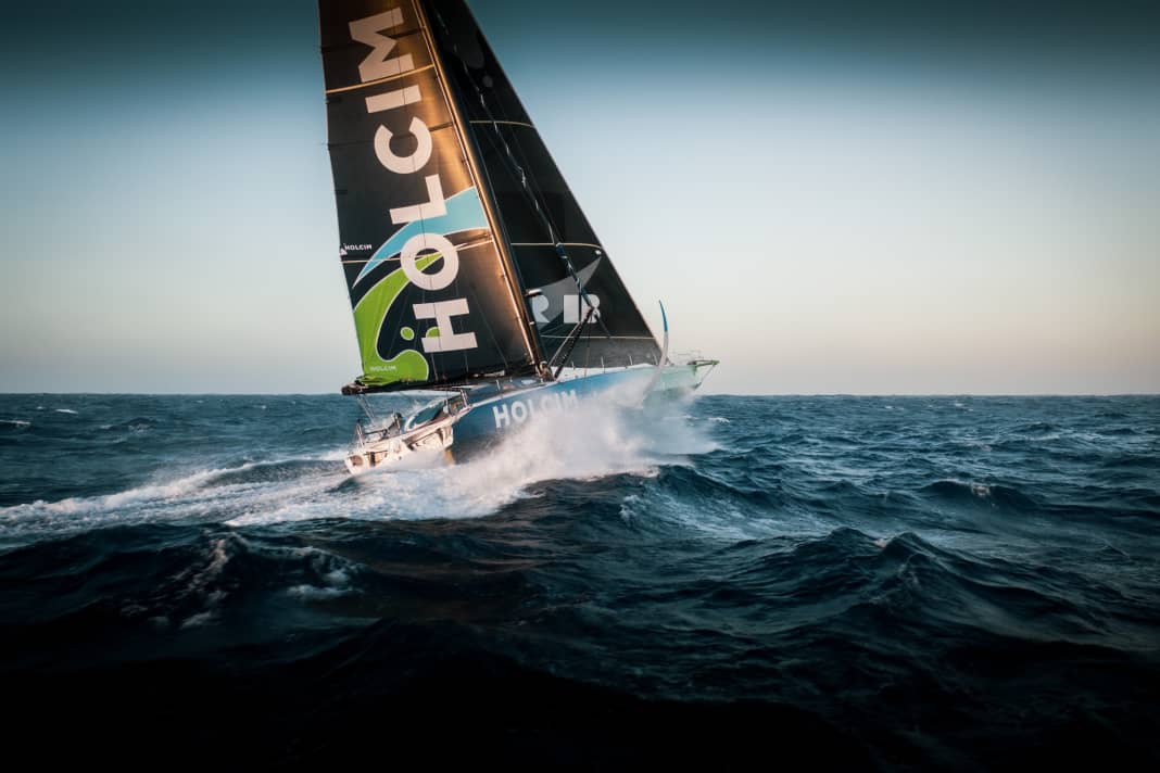 Lonely in the lead at the start of day seven of the Ocean Race's queen stage: "Holcim - PRB" had a lead of around 540 nautical miles over Team Biotherm in the early evening of 4 March