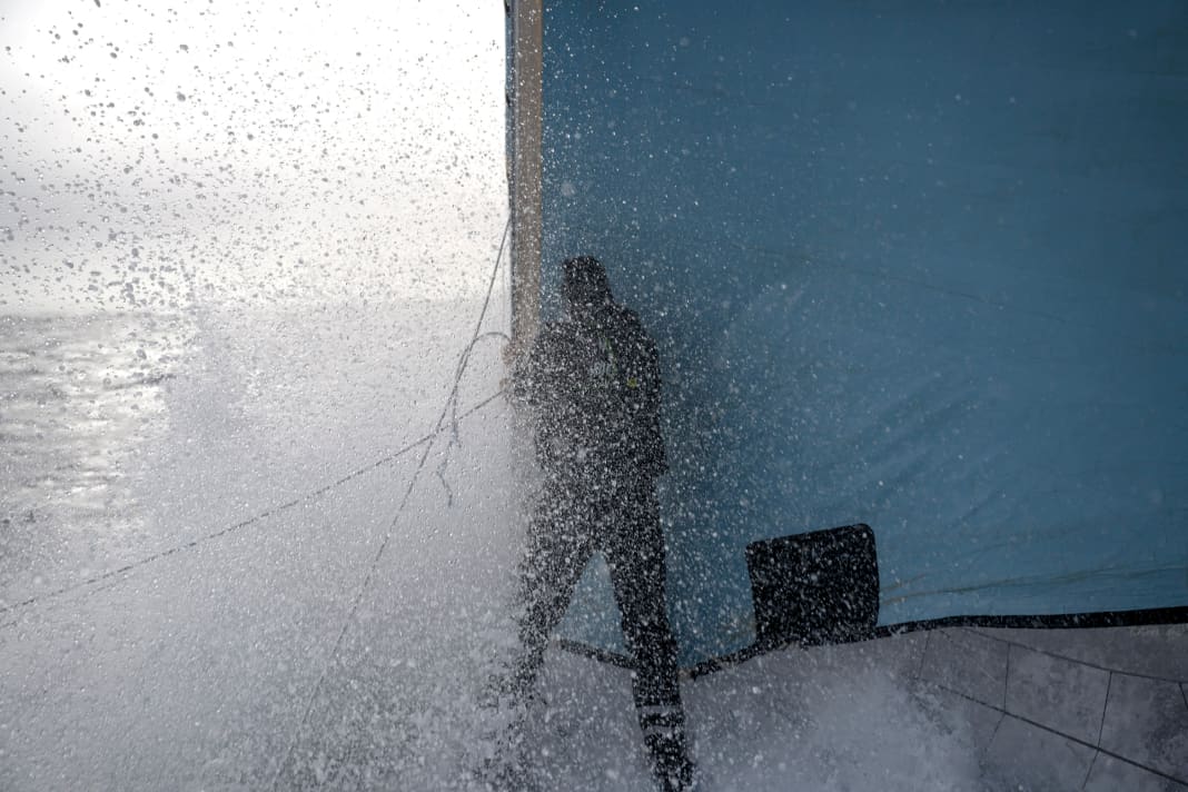 "Biotherm"-Skipper Paul Meilhat im Einsatz an Deck
