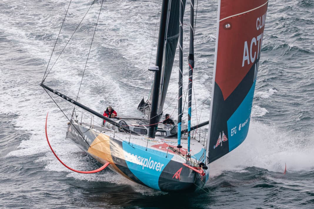 Il Team Malizia di Boris Herrmann è partito a tratti forte nella prima regata in porto al largo di Alicante.