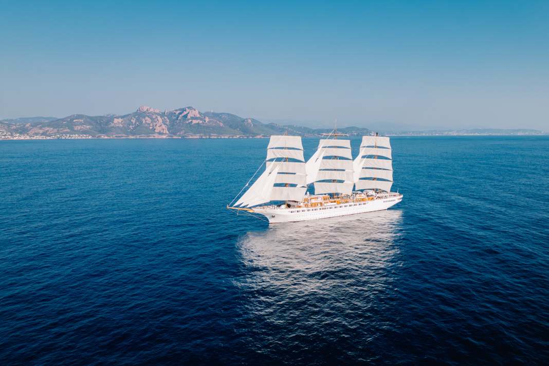 Lors du voyage musical "Songs 'n' Sail", le "Sea Cloud Spirit" se transforme en scène.