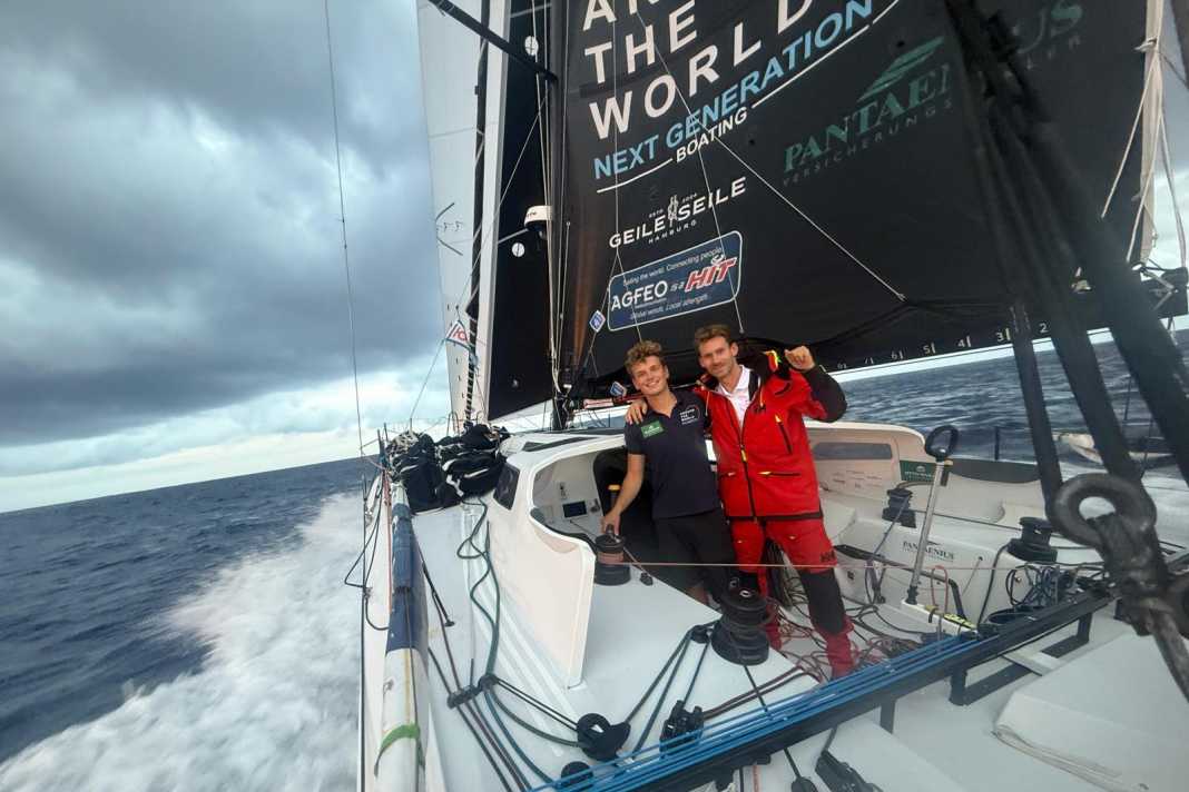 Felici i secondi classificati della seconda tappa della Globe40: Lennart Burke e Melwin Fink.