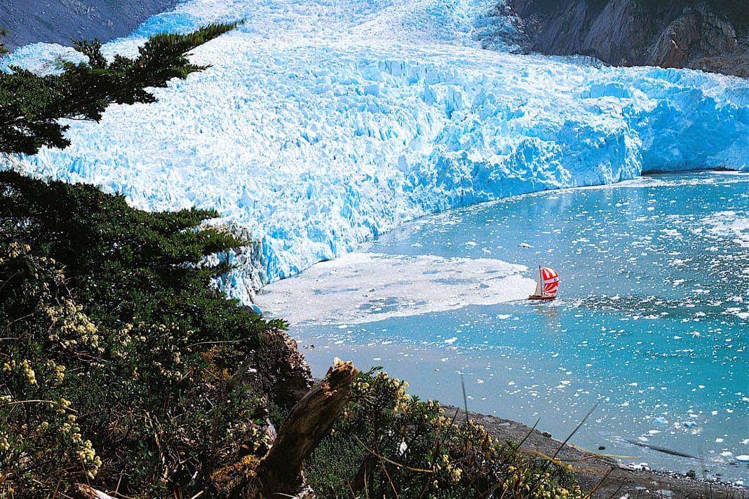 The "Freydis" in a glacier bay in Tierra del Fuego