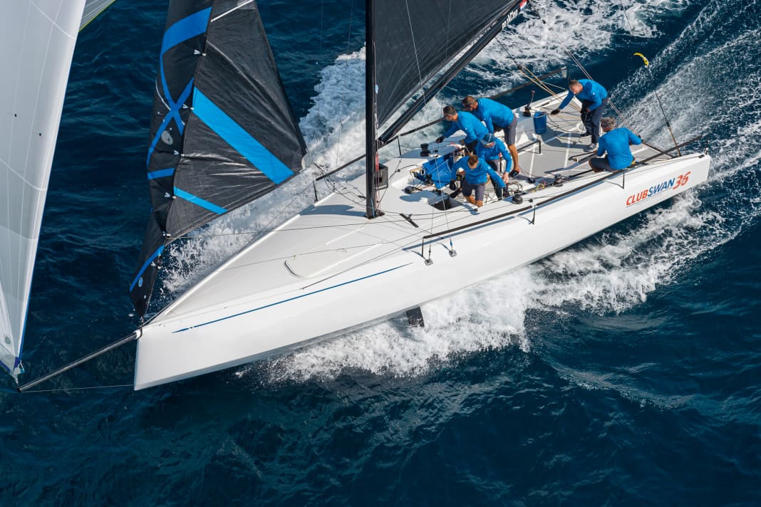 Sous gennaker, le poids plume est presque impossible à freiner.