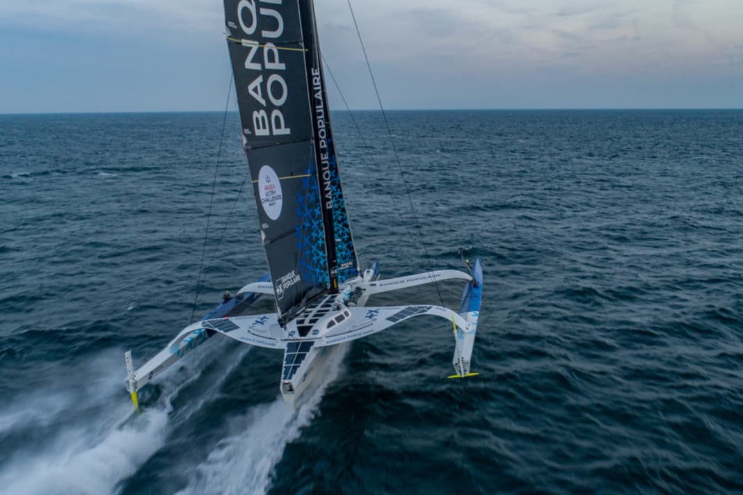 Le "Maxi Banque Populaire XI" a franchi la ligne d'arrivée de l'Arkea Ultim Challenge le 3 mars en tant que troisième Ultim