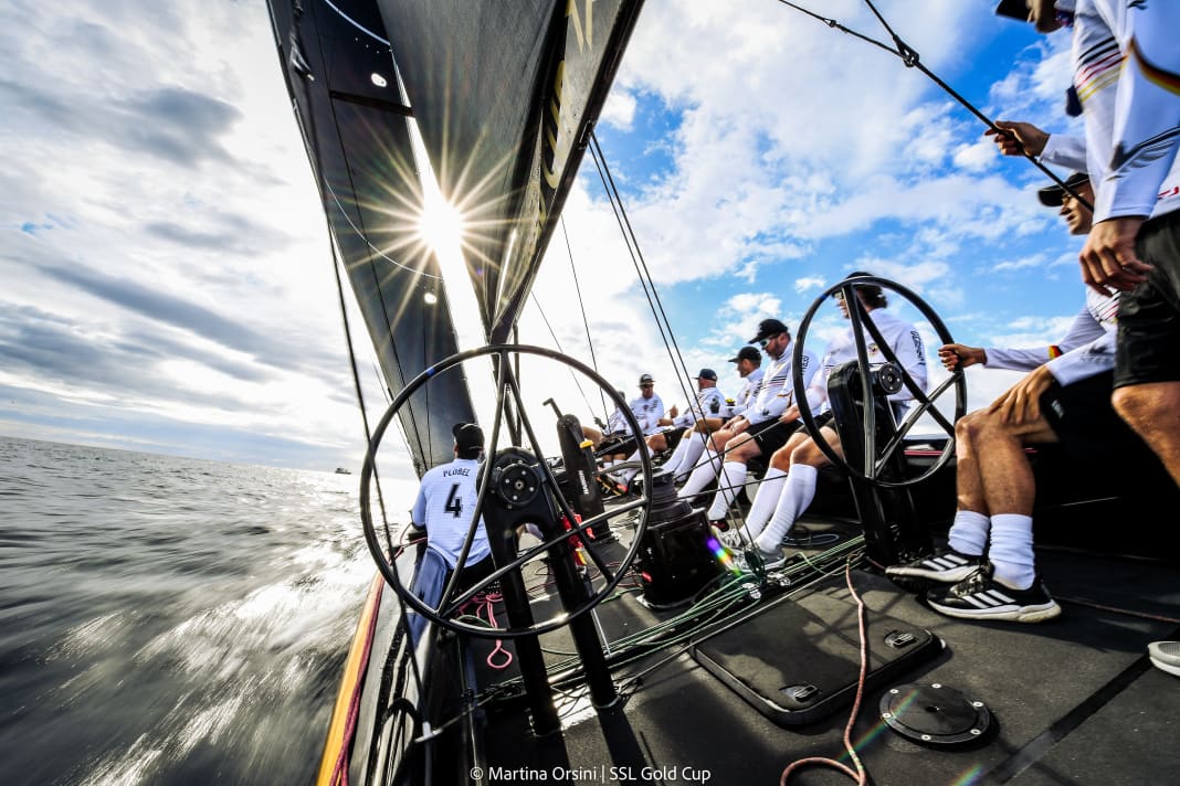 The latest fashion trend among sailors? - The German SSL Gold Cup team in footballer look