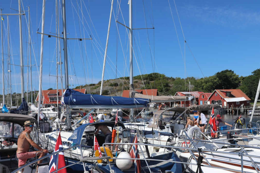 Packages are of course available at the guest jetty at Nordkoster. Some crews even come in small groups with several yachts