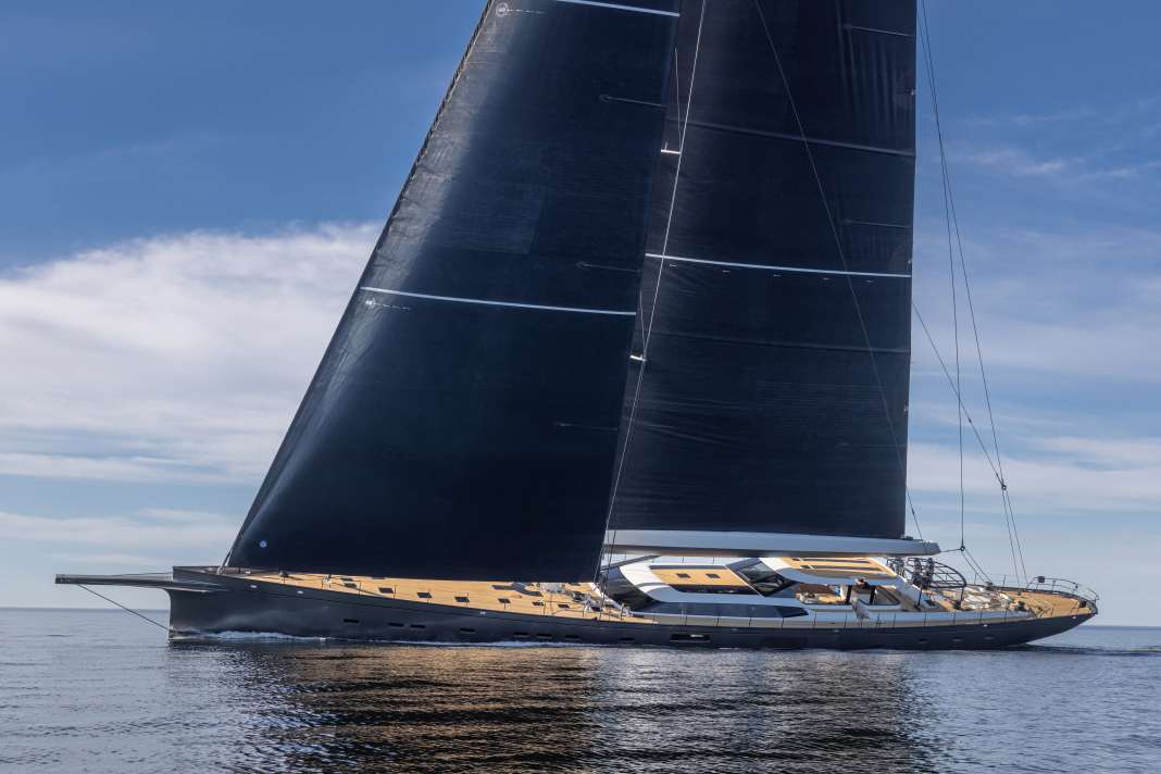 Le beaupré de l'ex-"Pink Gin VI" a grandi de 1,50 mètre et la surface de voile a augmenté de manière significative.