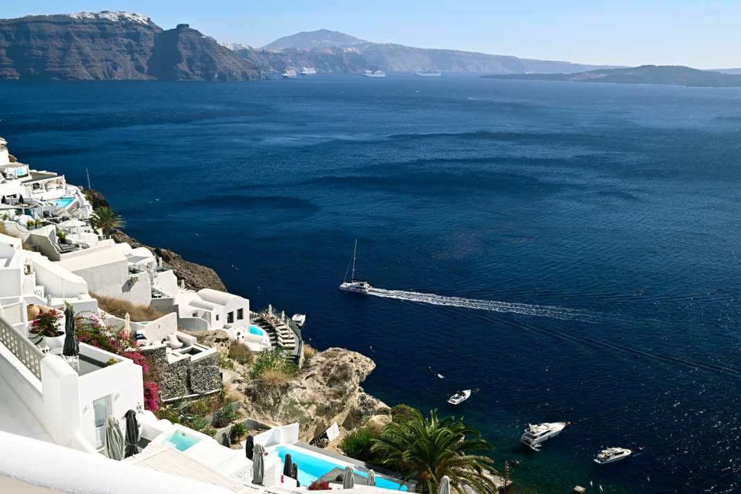 Vue de Ia vers le sud au-dessus de la caldeira.