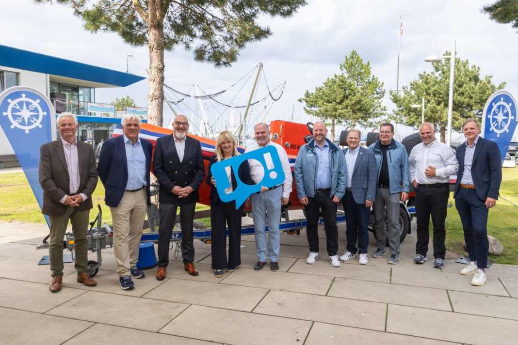 I promotori della nuova base di formazione per i giovani talenti dello sport velico tedesco.