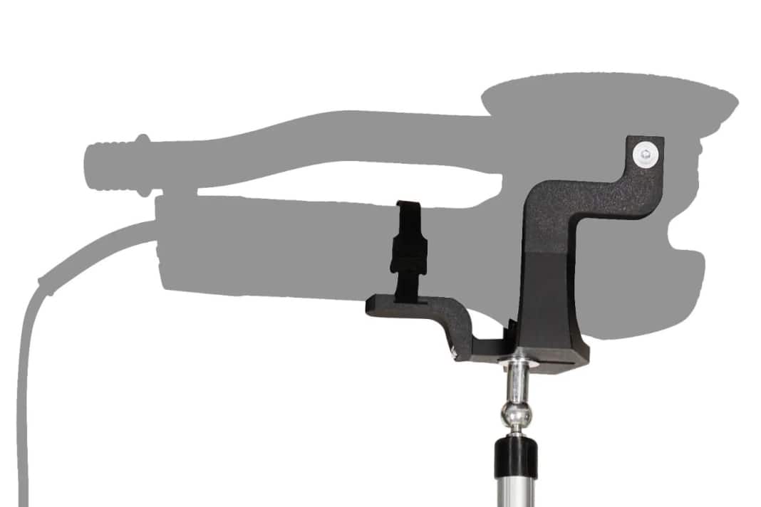 A special holder for random orbital sanders and a support are designed to make work on the underwater hull easier.