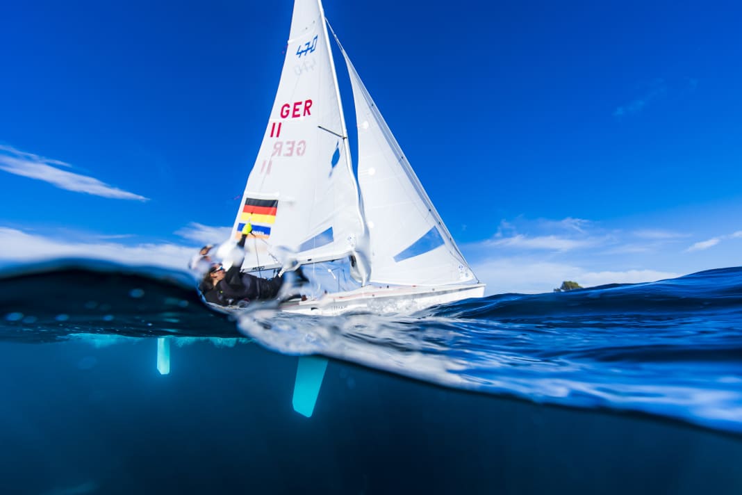 Hier sind die neuen Vize-Europameister Simon Diesch und Anna Markfort beim Fotoshooting mit Sailing Energy in Aktion zu sehen
