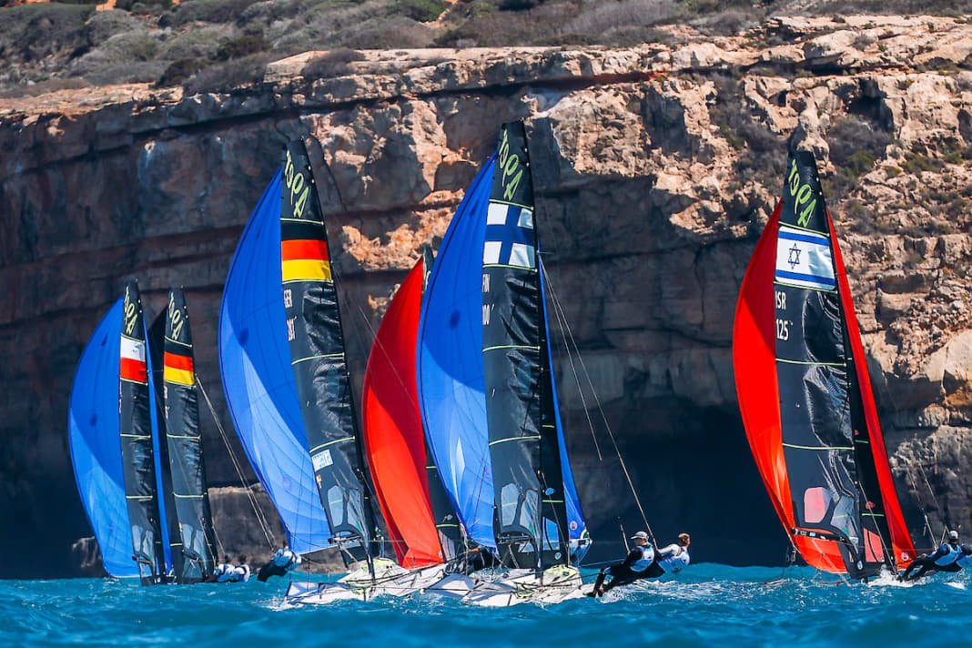 Tag zwei der Trofeo Princesa Sofía servierte leichtere Winde und traumschöne Segelbilder