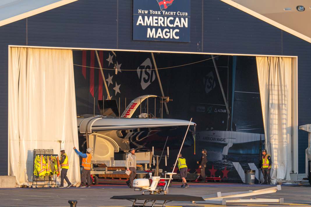 Kam gestern nur kurz aus dem Hangar: American Magics neuer AC75