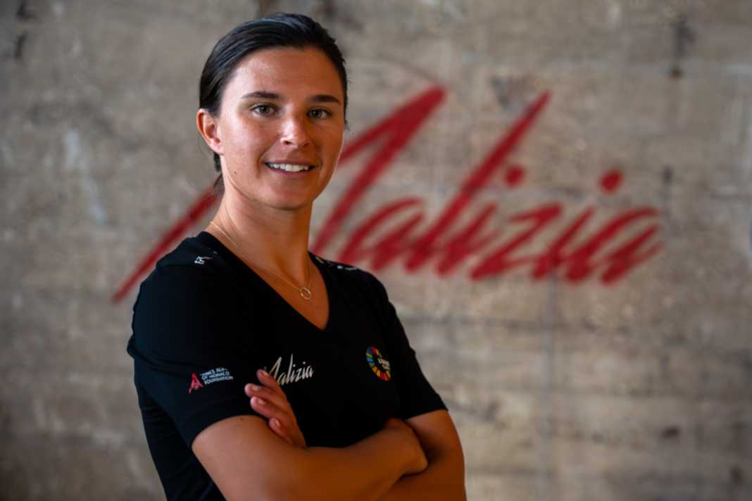 Déjà en bons termes avec Team Malizia depuis un an : la navigatrice mondiale Cole Brauer devient le deuxième nouveau co-skipper avec Will Harris.