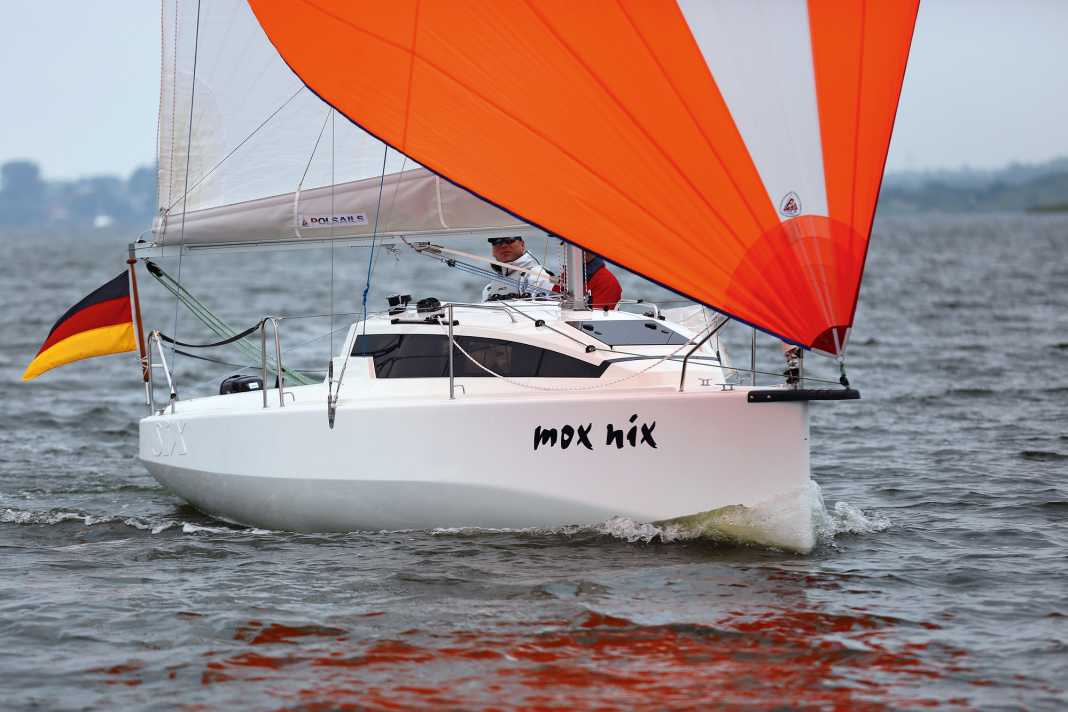 Der Segelzwerg hat die optische Erscheinung eines Ocean-Racers.