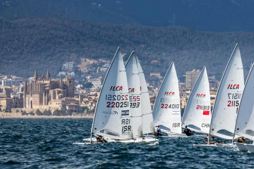 The Royal Palace of La Almudaina provides a magnificent backdrop for the high-calibre regatta sport at the Trofeo Princesa Sofía.