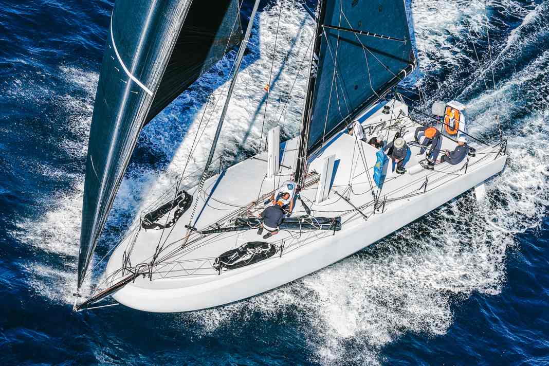 In the monos, the French "Palanad 4" was the first yacht to cross the start line off Lanzarote. The 50-footer with the scow bow led the overall IRC rankings after 24 hours.