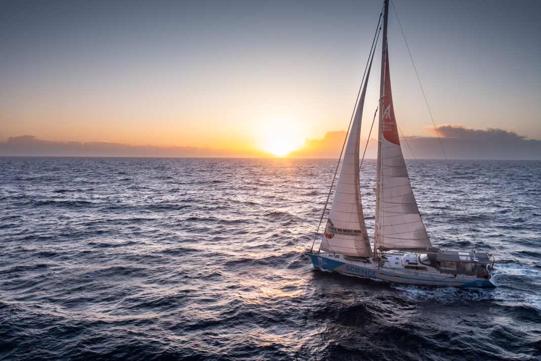 "Malizia Explorer" est le navire de recherche de l'équipe Malizia.