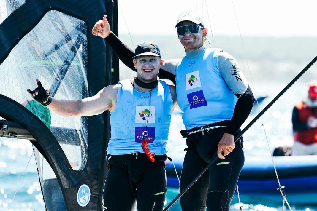 With greetings to Berlin, Hamburg and Malta: Richard Schultheis and Fabian Rieger have won their first major regatta together.