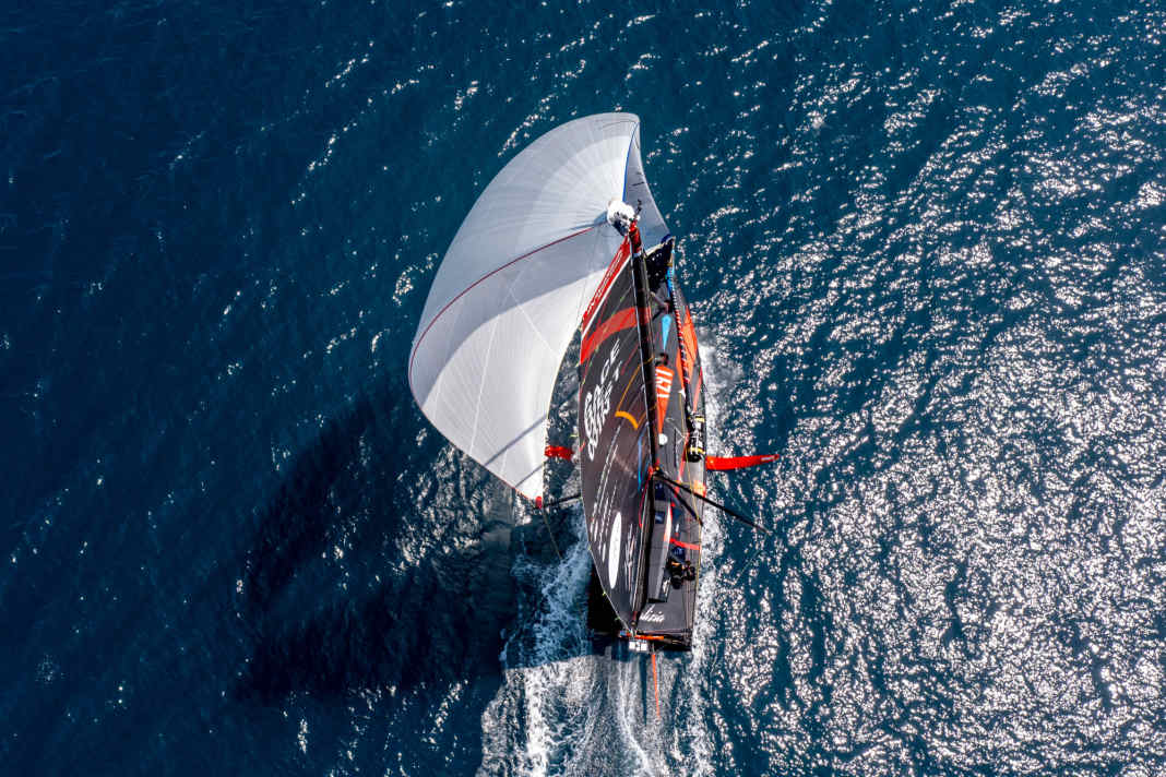 A solo effort by Boris Herrmann on ‘Malizia 4’: he has qualified for the 1,200 nautical mile Route du Rhum.