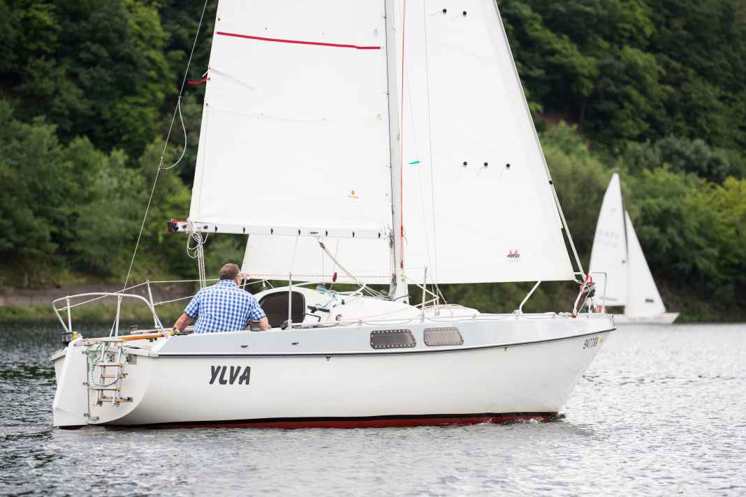 L’Etap 22, progettata nel 1974 da E. G. van de Stadt, è stata la prima barca a vela del cantiere navale belga.