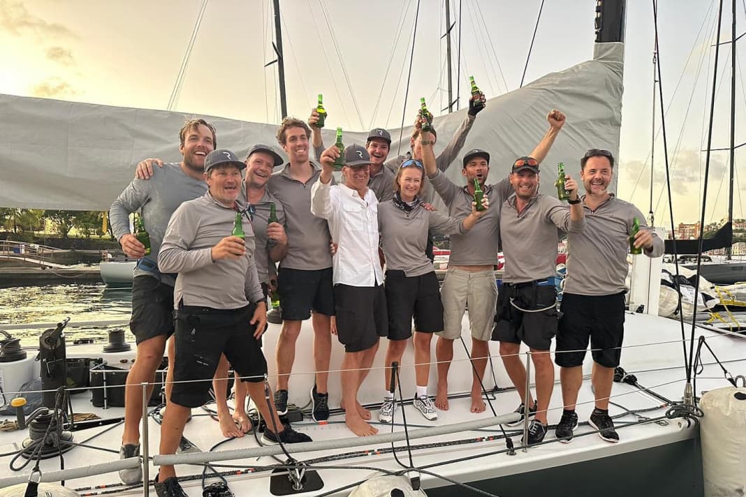 L'équipage de "Rafale" dans la RORC Transatlantic Race : Henri de Bokay (propriétaire), Philipp Kadelbach (skipper), Andreas Baden (navigateur), Christian Rathgen, Bouwe van de Weiden, Jörg Reißland, Jens Steinborn, Kirstie Smeaton, Malte Päsler, Sophie Waldow et Tom Swift