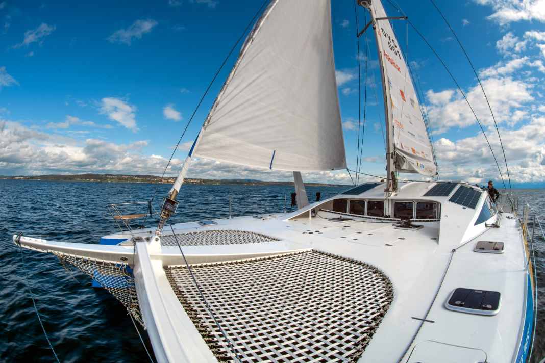 Non inferiore alla costruzione di un cantiere navale: Notevole ciò che circa 400 persone hanno messo insieme sotto la supervisione di un'impresa.