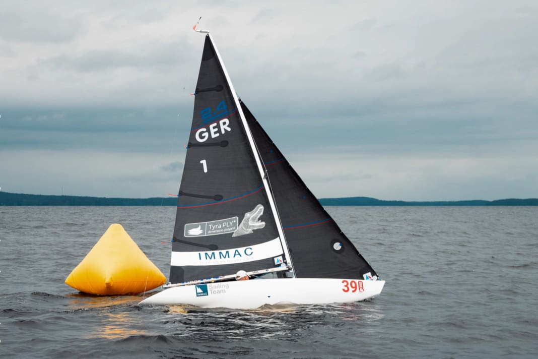 Le nouveau champion du monde de 2,4 m R, Heiko Kröger, le premier jour des championnats.