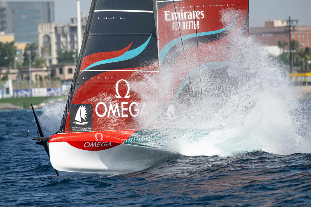 America’s Cup Vor der zweiten Vorregatta auf dem Roten Meer Kiwis in