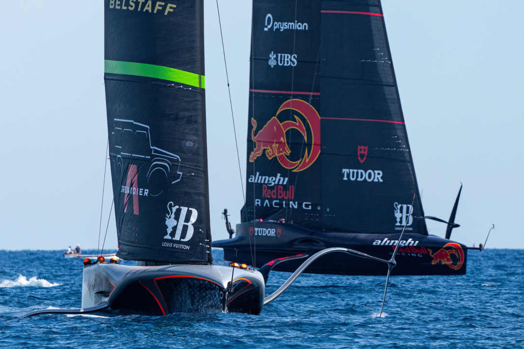 Déjà sur les foils ou encore sur les foils - la question du jour dans le poker des petits airs au large de Barcelone