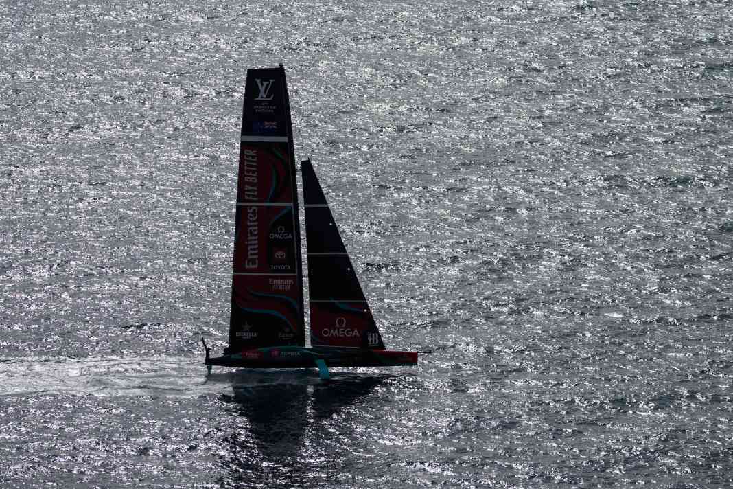 Überlegen an Tag 1 im Duell um den America's Cup: Neuseelands "Taihoro"