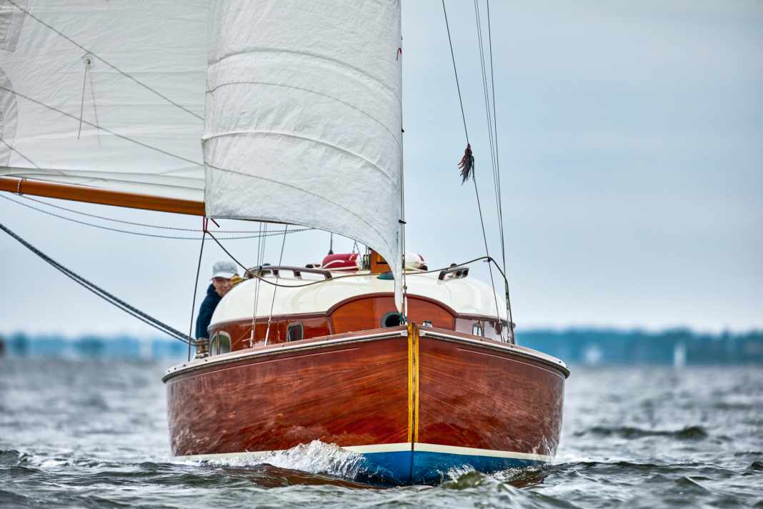 Lo "Spatz IV" nelle sue acque di casa, lo Schlei, dove ha molti vantaggi grazie al suo pescaggio variabile.