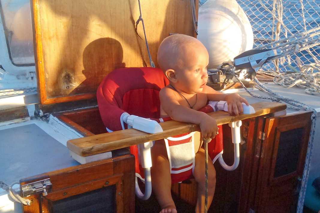 Qual è il modo migliore per mettere al sicuro i bambini in mare? Ecco quattro consigli dei lettori di YACHT