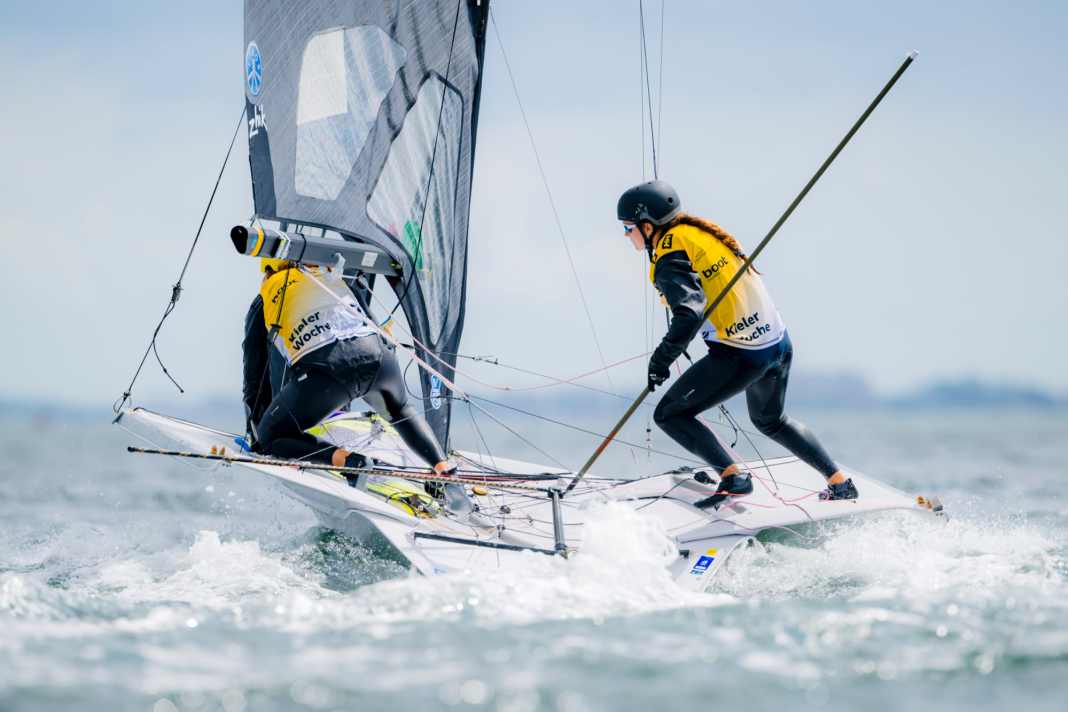 From 20 to 24 June, the Olympians will be in action at Kieler Woche. Here are Sophie Steinlein and Cathy Bartelheimer in action in the 49erFX class.