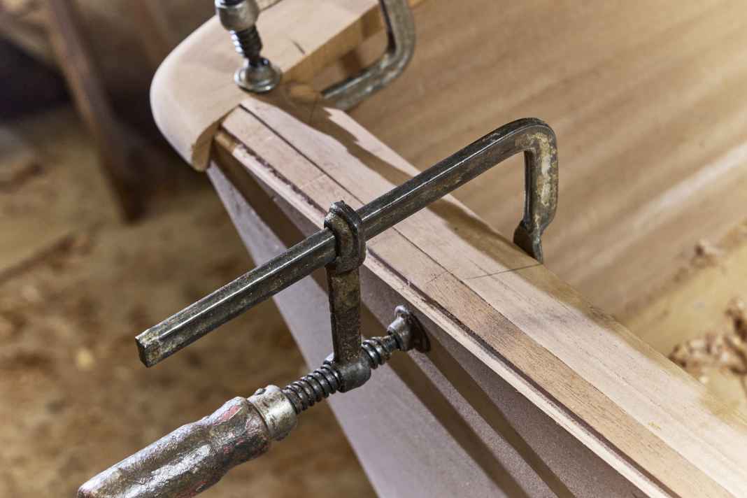 Les outils adéquats ne sont pas toujours à bord. Comment les improviser et d'autres conseils astucieux de lecteurs pour fixer des équipements.