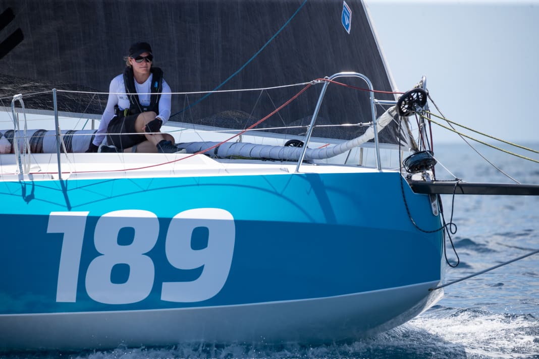 Estelle Greck sails for the injured Lennart Burke with Melwin Fink on "SignFor Com"