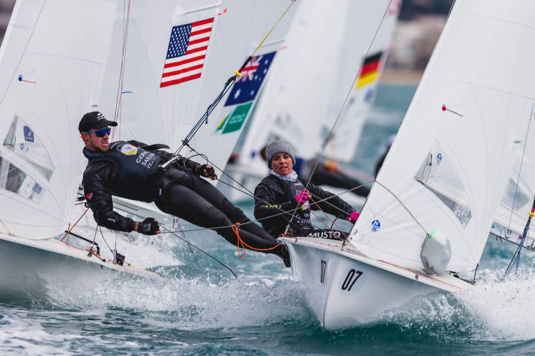 Luise Wanser and Philipp Autenrieth are thickly wrapped up on World Cup day two in cold temperatures of around 10 degrees