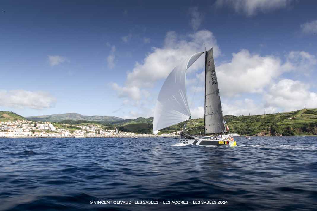 The winner of the Proto class on the way to the finish line