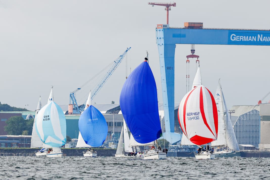 The start of the eel regatta in Kiel's inner fjord is both the prelude to and the first highlight of Kiel Week, especially when the winds are rough under spinnakers