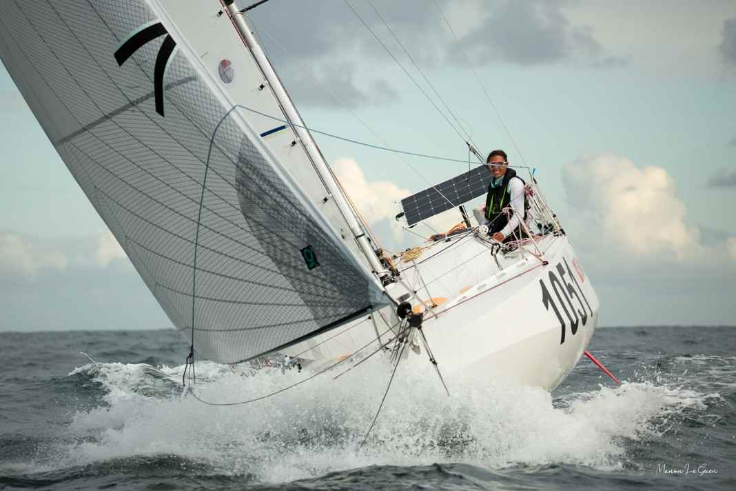 Alicia de Pfyffer était dans le top 10 des bateaux de série après trois nuits.