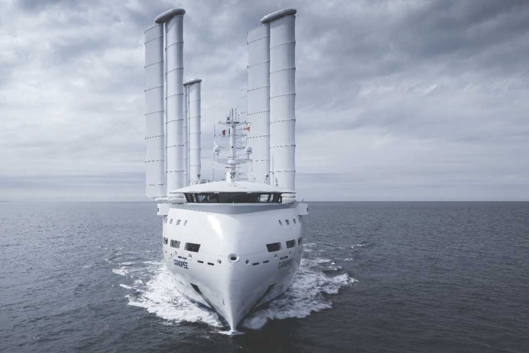 The "Canopée" on an upwind course.