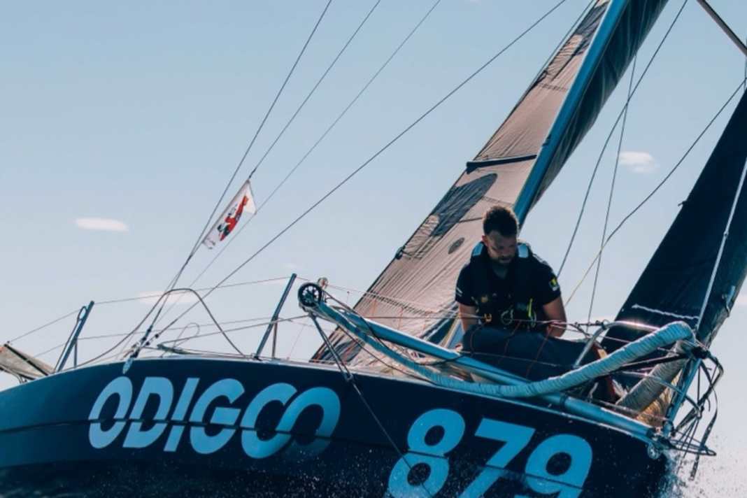 QUentin Debois ha attraversato l'Atlantico in un nuovo tempo record con il Mini 6.50 "Odigo".