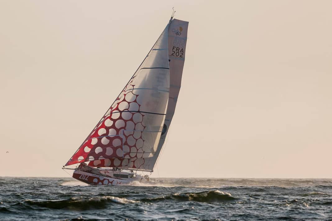 Ici, le "Crédit Mutuel" avec Antoine Carpentier et Alan Roberts s'est précipité vers Valparaiso.