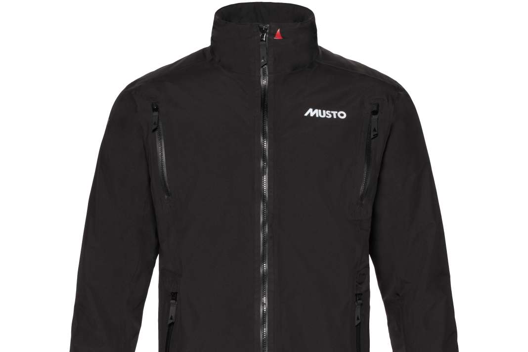 Die HPX Midlayer Jacke wurde für den professionellen Offshore-Segelsport entwickelt.