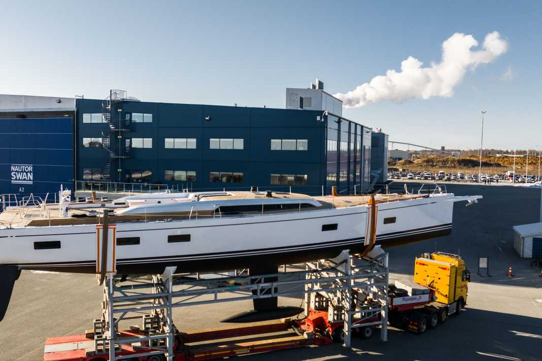 À Pietarsaari, en Finlande, Nautor a mis à l'eau le premier Swan 88